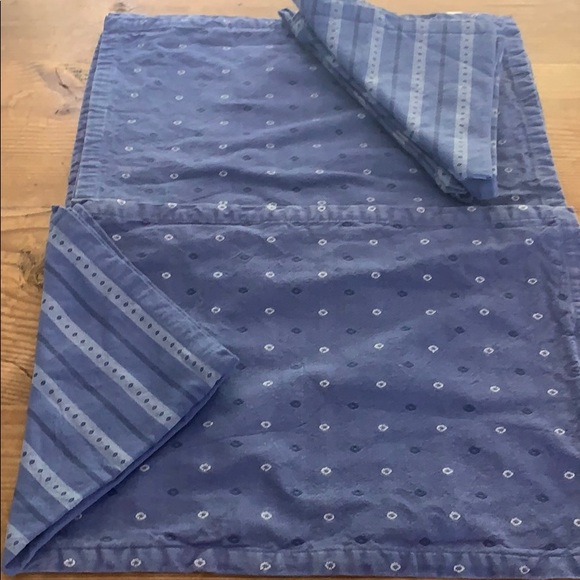 Crate & Barrel Allegro Napkins and Placemats - Picture 7 of 7